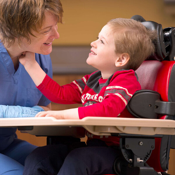 activity-chair-Kinder-Therapiestuhl-FiNiFuchs