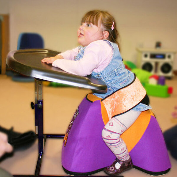 Sitzhilfe Equipoise Kinder mit Behinderung Specialised Orthotic Services FiNiFuchs