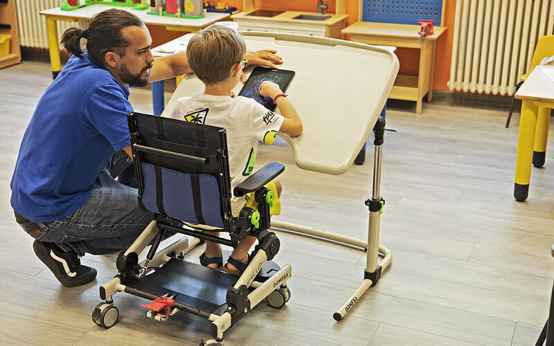 Grillo Fruehfoerderstuhl Kindergarten mit Tisch-FiNiFuchs