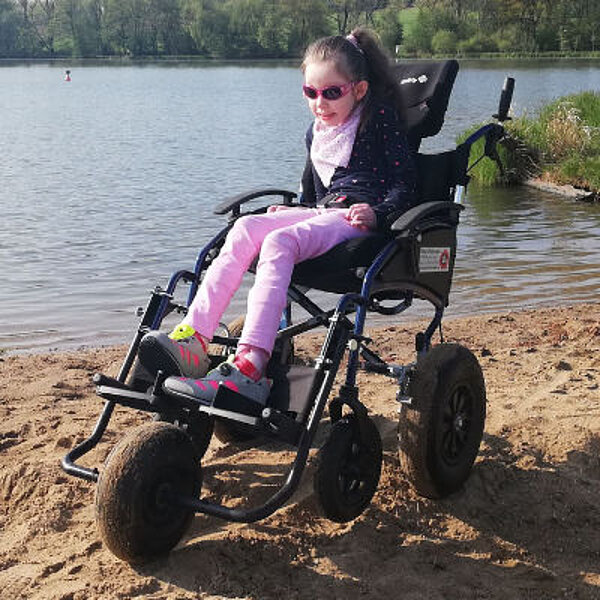 Elinas Fahrwerk Geländerollstuhl FiNiFuchs