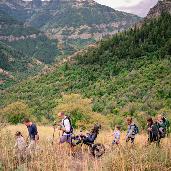 HUCKLEBERRY-Gelaenderollstuhl-Kinderrollstuhl-Kinderhilfsmittel