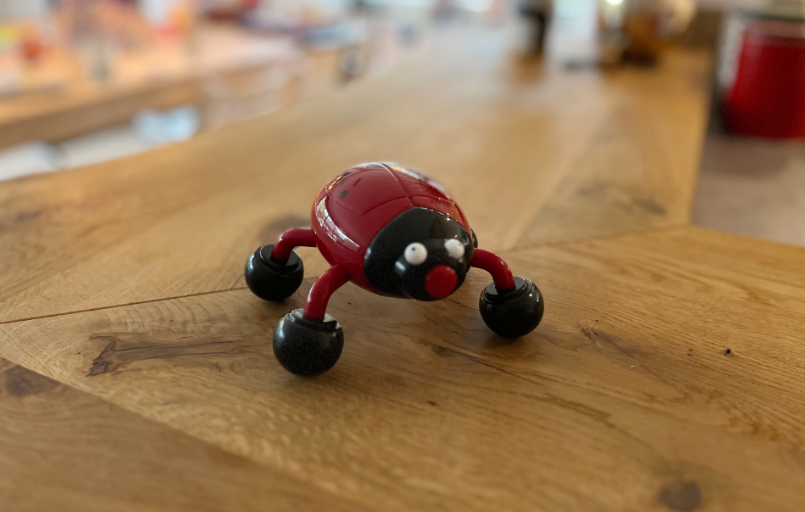 Massagegeraet-Kinder-Koerperwahrnehmung